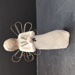 Willow Tree Angel of Remembrance 2001 Figurine By Susan Lordi.